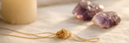 Colar que se embaraça: significado espiritual 📿